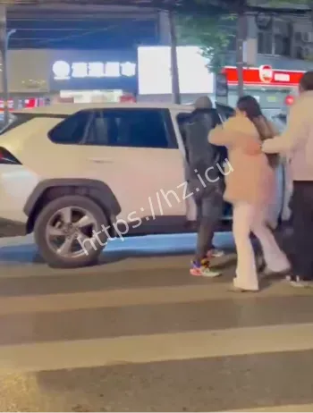 湖北潜江醉酒男子