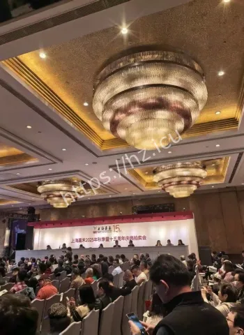 假乾隆梅瓶骗局曝光